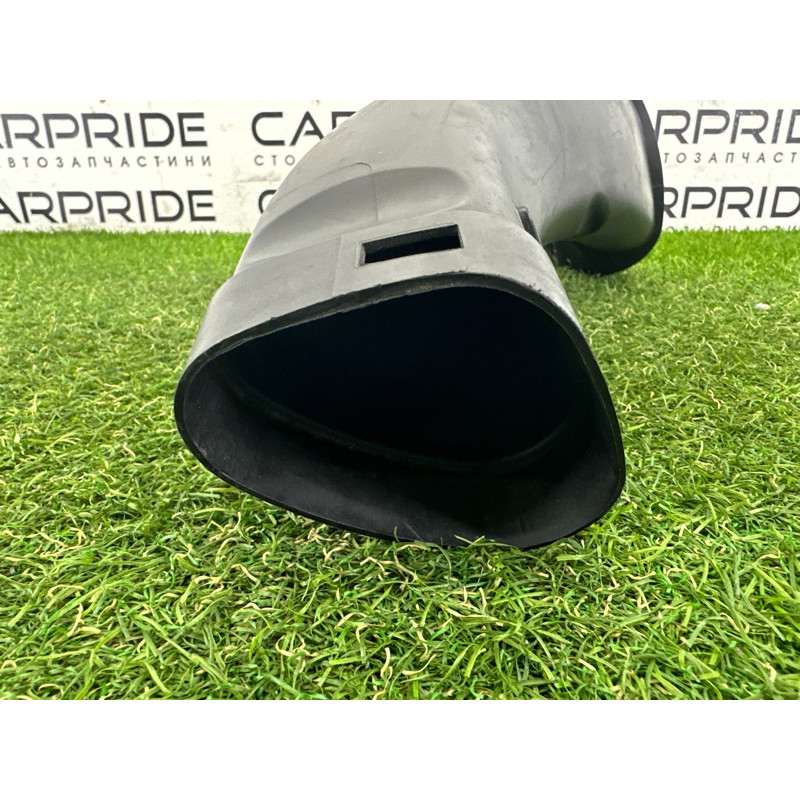 Патрубок воздушного фильтра (впускная система) BMW X5 E70 2013-2015 3.0 13717577447