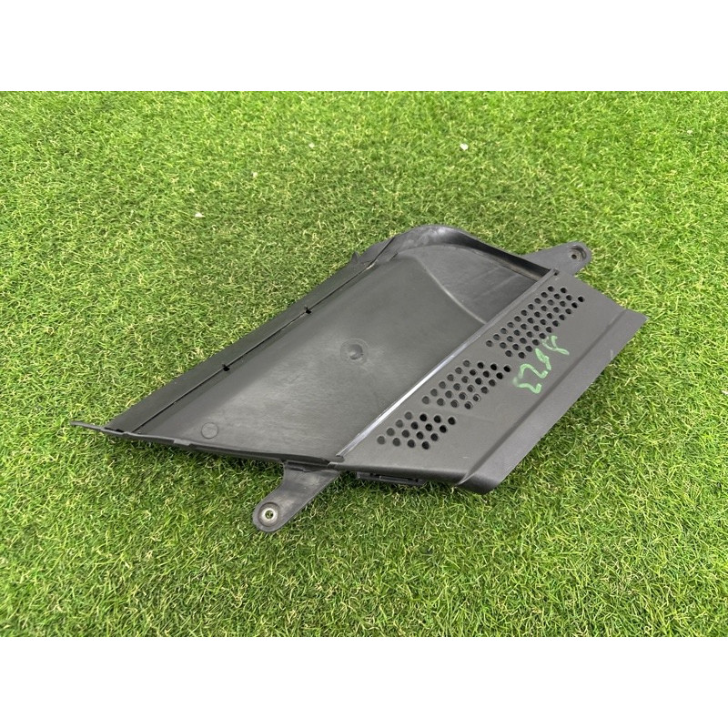 Воздухозаборник (впускная система) AUDI A4 B8 2012 2.0 CAEB 8K0129617