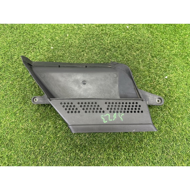 Воздухозаборник (впускная система) AUDI A4 B8 2012 2.0 CAEB 8K0129617