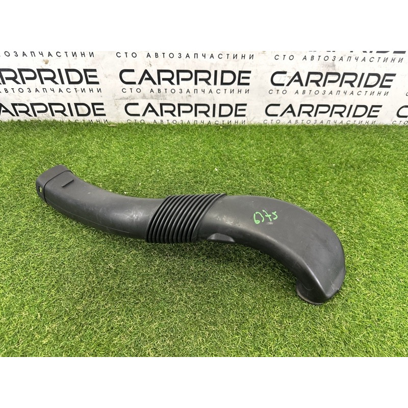 Патрубок воздушного фильтра (впускная система) BMW X5 E70 2013-2015 3.0 13717577446