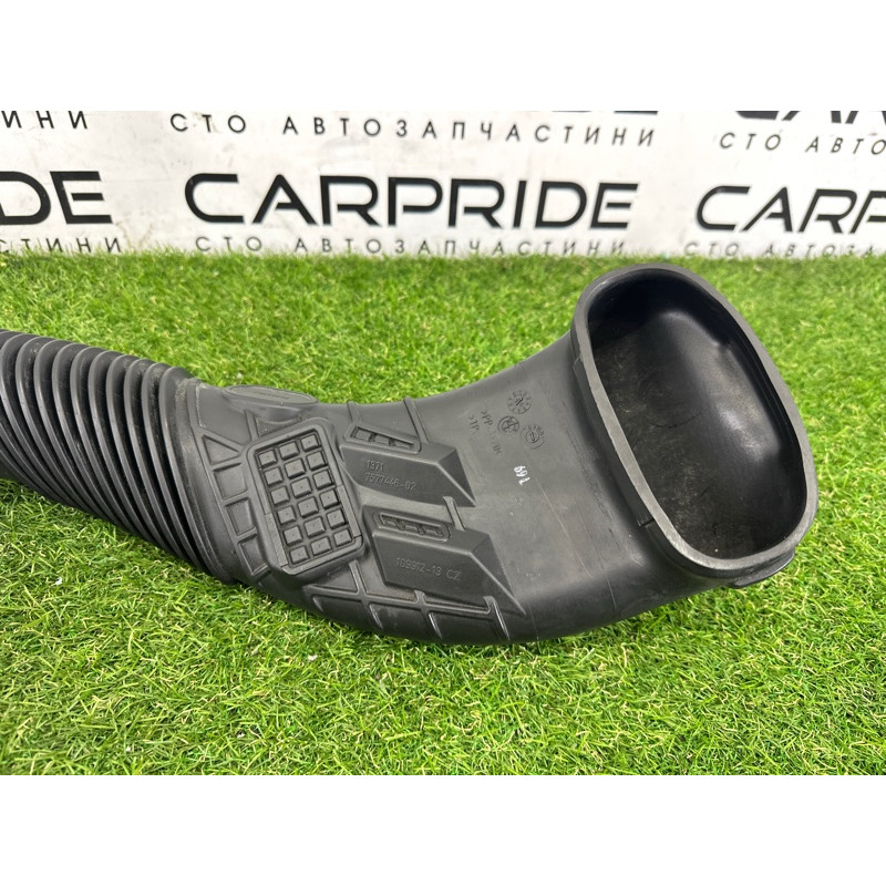 Патрубок воздушного фильтра (впускная система) BMW X5 E70 2013-2015 3.0 13717577446