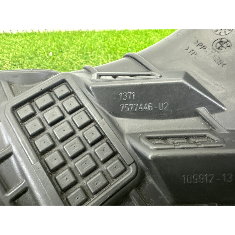 Патрубок воздушного фильтра (впускная система) BMW X5 E70 2013-2015 3.0 13717577446