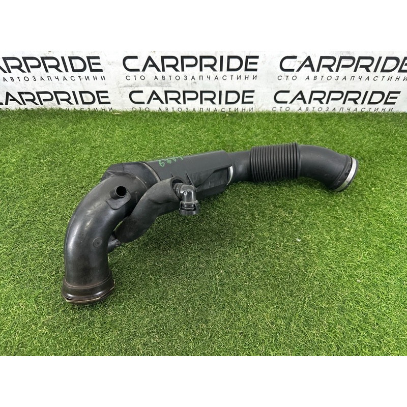 Патрубок воздушного фильтра (впускная система) BMW X1 F48 2016 2.0 B46B20 13717619268