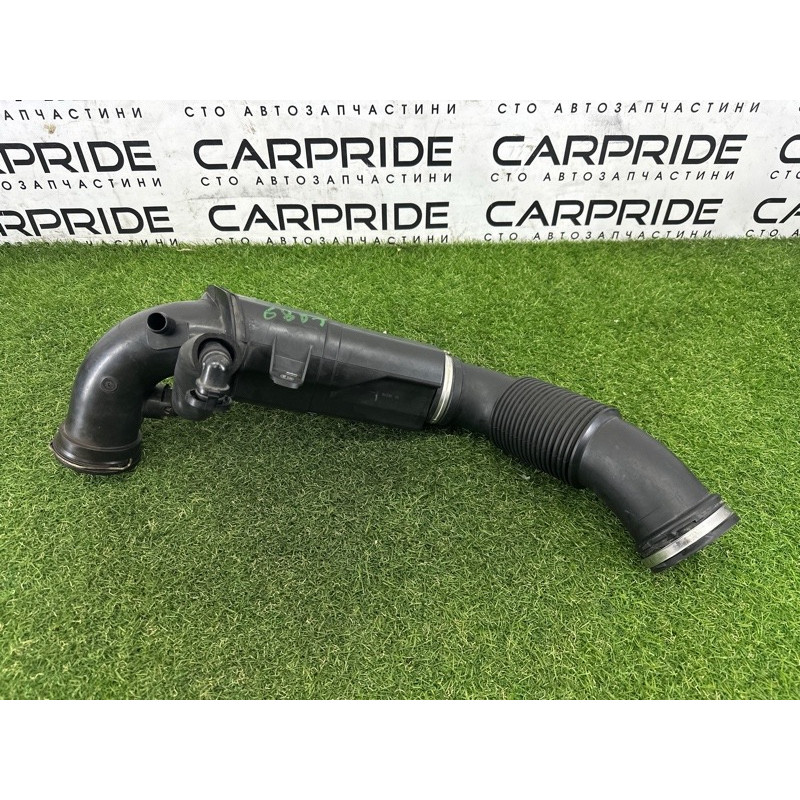 Патрубок воздушного фильтра (впускная система) BMW X1 F48 2016 2.0 B46B20 13717619268