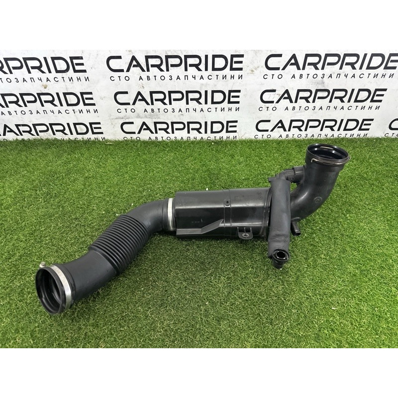 Патрубок воздушного фильтра (впускная система) BMW X1 F48 2016 2.0 B46B20 13717619268