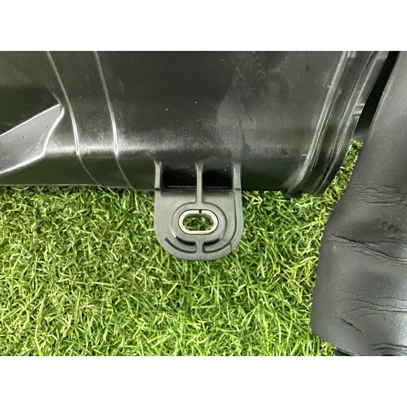 Патрубок воздушного фильтра (впускная система) BMW X1 F48 2016 2.0 B46B20 13717619268