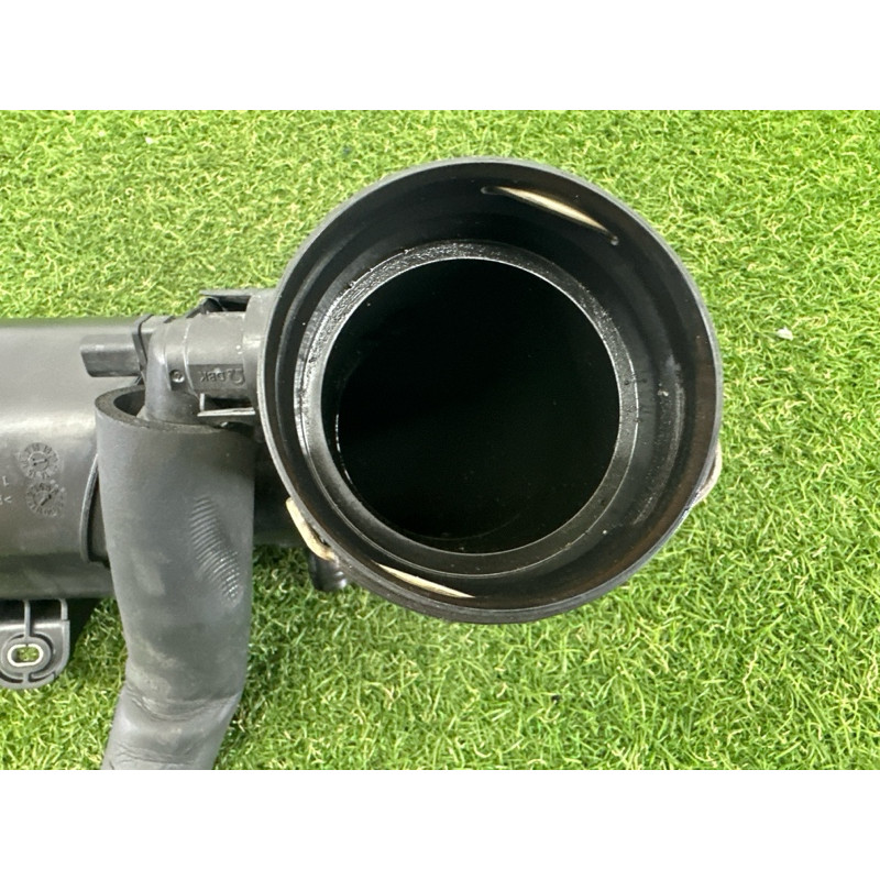 Патрубок воздушного фильтра (впускная система) BMW X1 F48 2016 2.0 B46B20 13717619268