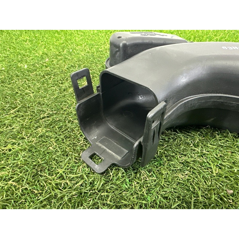 Патрубок воздушного фильтра (впускная система) Nissan Rogue T32 2016 2.5 QR25DE 165544BA1D