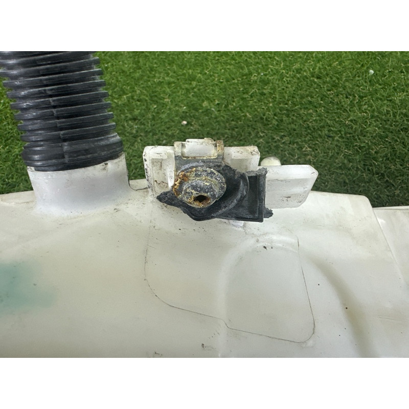 Бачок омывателя (кузов и элементы) BMW X5 E70 2013-2015 3.0 61667162588
