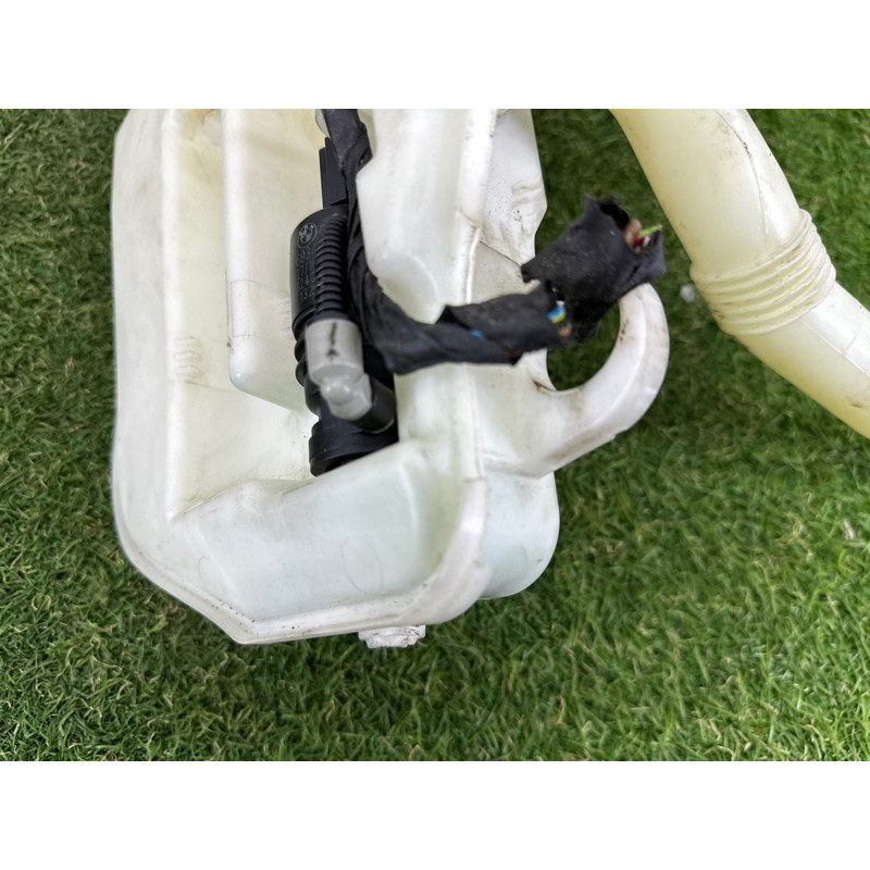 Бачок омывателя (кузов и элементы) BMW 7-series F01 2011 3.0 N54 61667269667