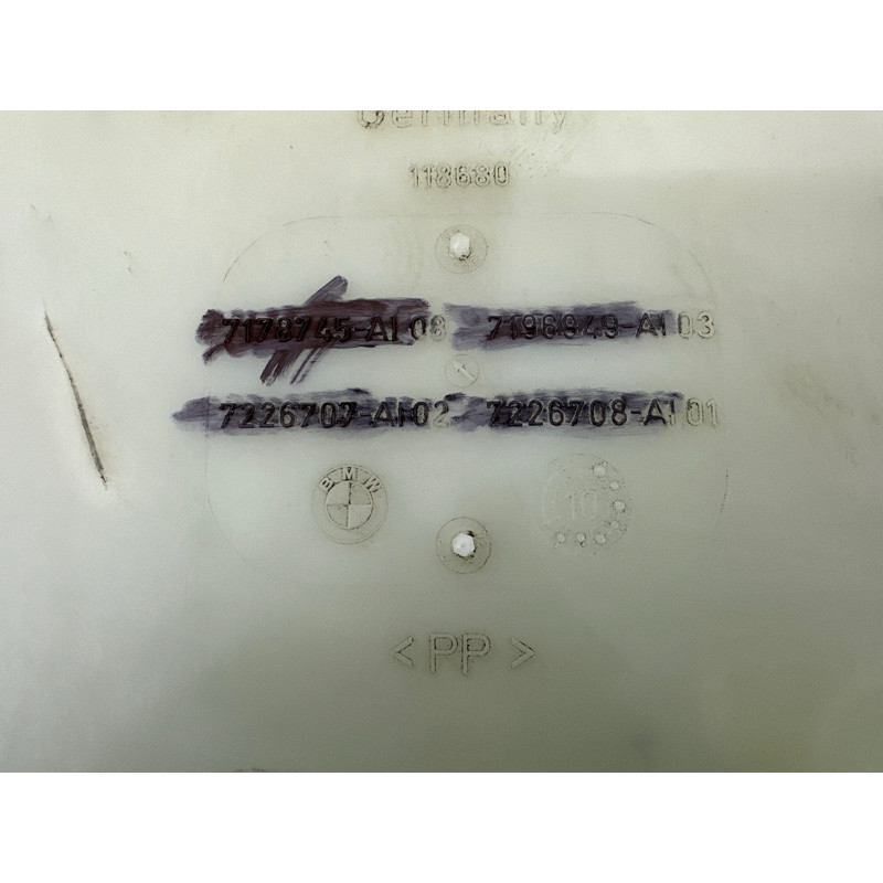 Бачок омывателя (кузов и элементы) BMW 7-series F01 2011 3.0 N54 61667269667