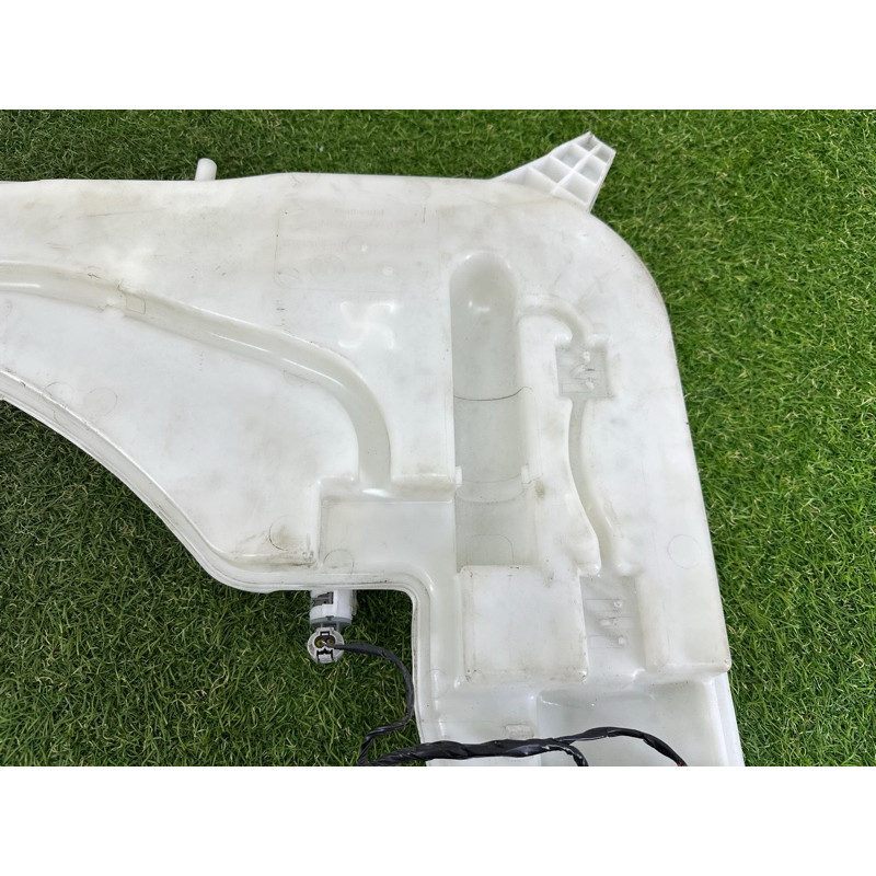 Бачок омывателя (кузов и элементы) BMW X3 F25 2013 3.0 N55B30 61667255827