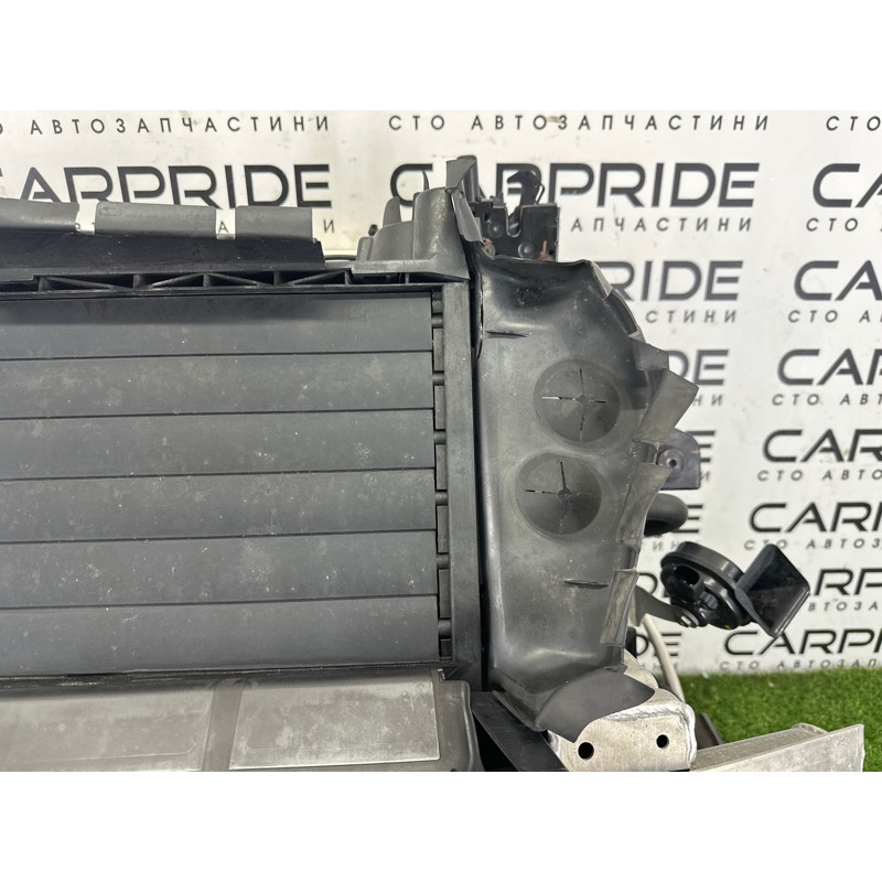 Телевизор (передняя часть кузова) (наружные элементы кузова) AUDI Q7 4M 2017 3.0 CREC 4M0805594