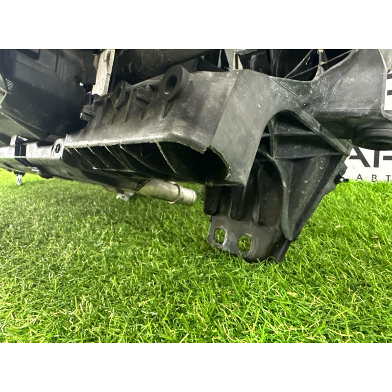 Телевизор (передняя часть кузова) (наружные элементы кузова) AUDI Q7 4M 2017 3.0 CREC 4M0805594