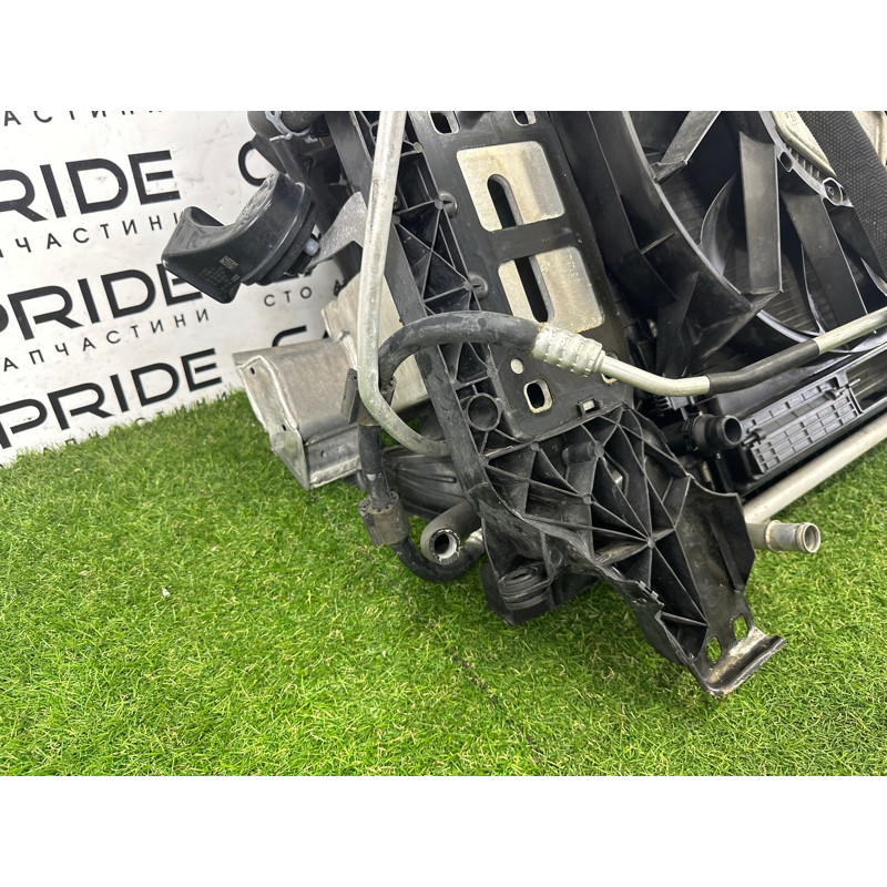 Телевизор (передняя часть кузова) (наружные элементы кузова) AUDI Q7 4M 2017 3.0 CREC 4M0805594