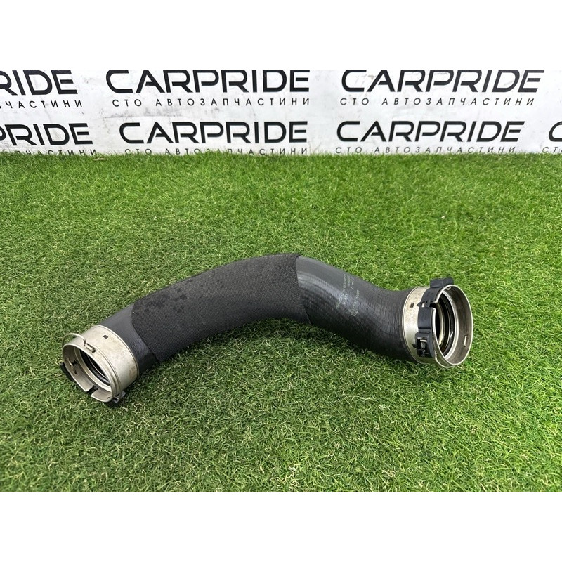 Патрубок интеркулера (двигатель и элементы) BMW X1 F48 2016 2.0 B46B20 13717637197
