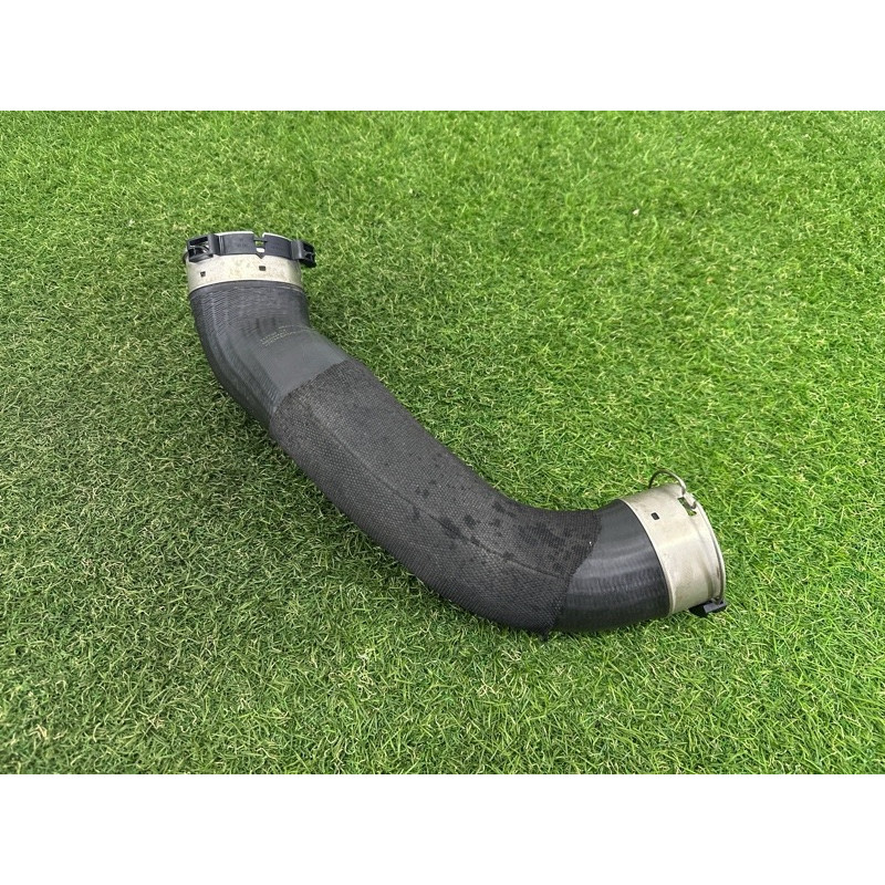 Патрубок интеркулера (двигатель и элементы) BMW X1 F48 2016 2.0 B46B20 13717637197