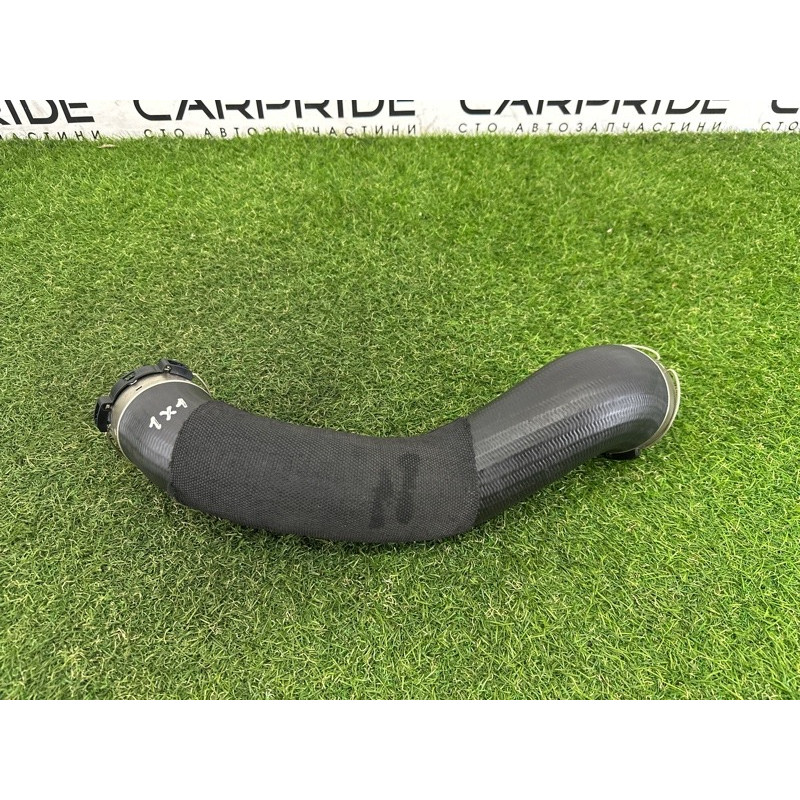 Патрубок интеркулера (двигатель и элементы) BMW X1 F48 2016 2.0 B46B20 13717637197