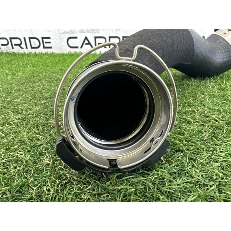 Патрубок интеркулера (двигатель и элементы) BMW X1 F48 2016 2.0 B46B20 13717637197