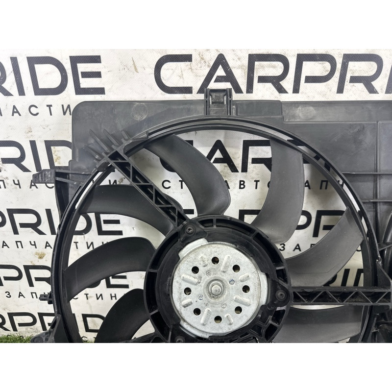 Вентилятор охлаждения радиатора (система охлаждения) AUDI A4 B8 2012 2.0 CAEB 8K0121207A