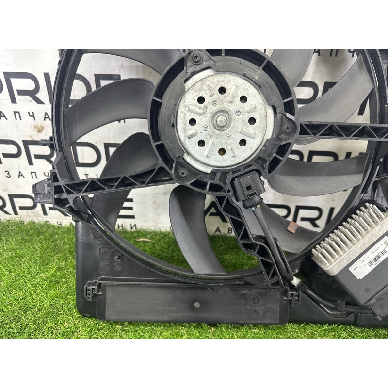 Вентилятор охлаждения радиатора (система охлаждения) AUDI A4 B8 2012 2.0 CAEB 8K0121207A