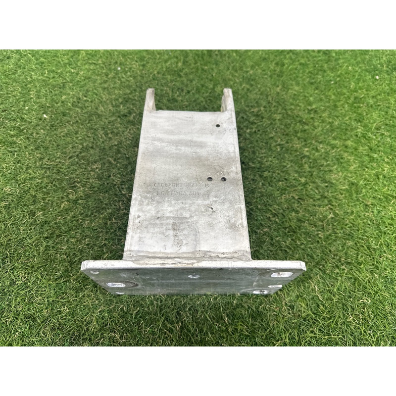 Кронштейн усилителя бампера (стекла и зеркала) AUDI Q5 8R 2012 2.0 CAEB 8R0807134B