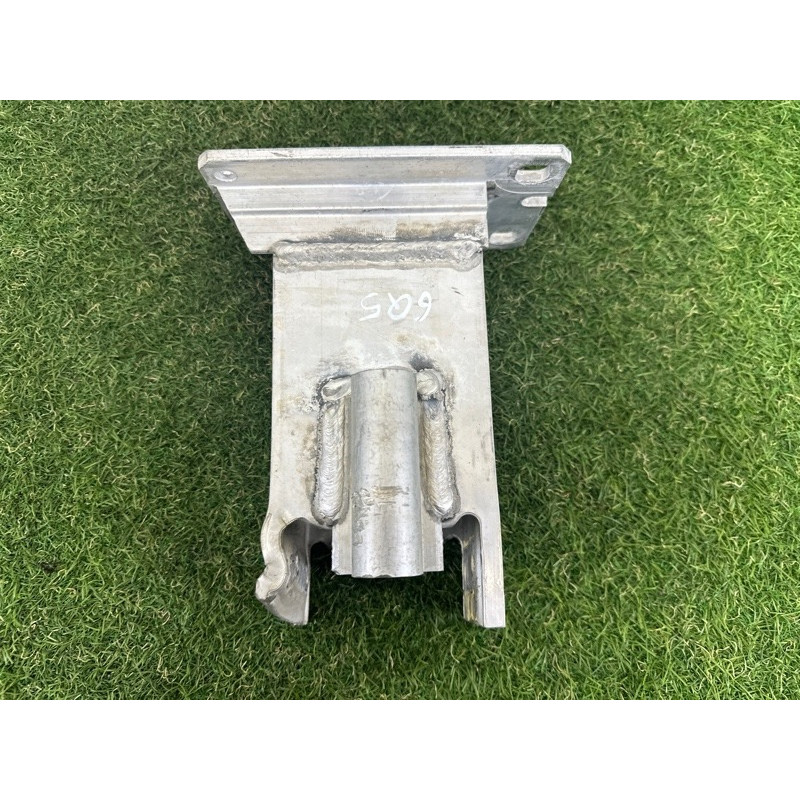 Кронштейн усилителя бампера (стекла и зеркала) AUDI Q5 8R 2012 2.0 CAEB 8R0807134B