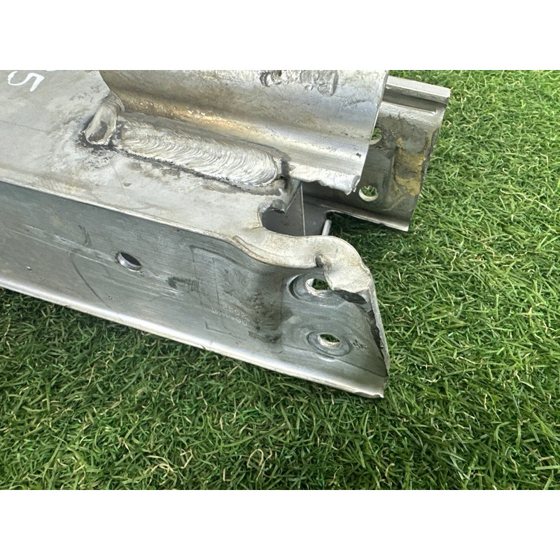 Кронштейн усилителя бампера (стекла и зеркала) AUDI Q5 8R 2012 2.0 CAEB 8R0807134B