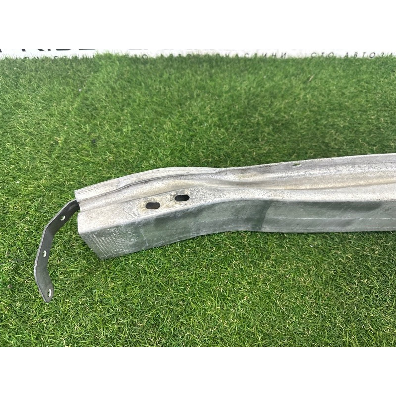 Усилитель бампера (наружные элементы кузова) AUDI A4 B8 2012 2.0 CAEB 8K0807113D