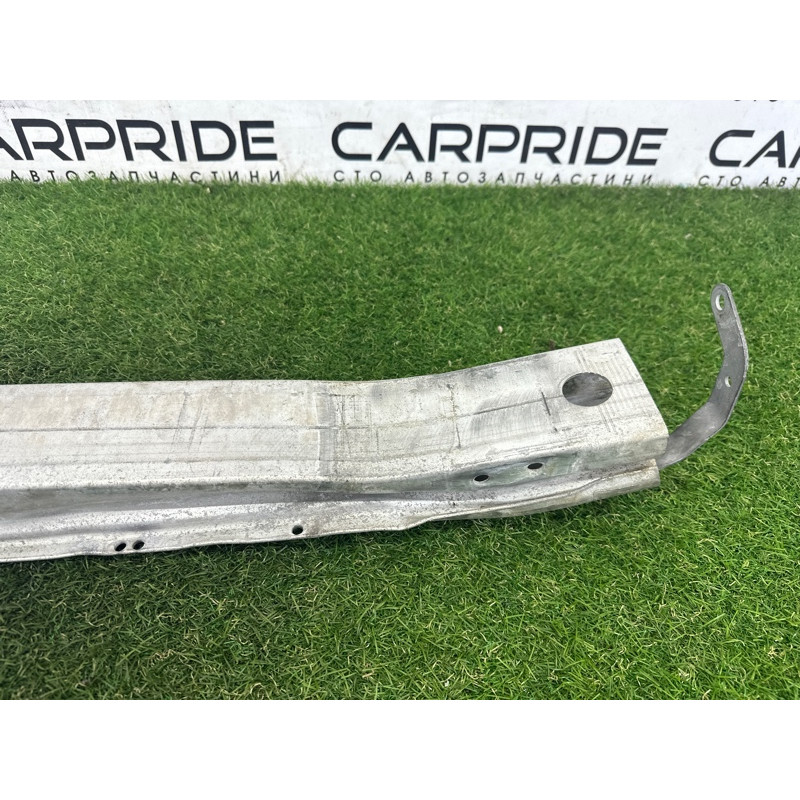 Усилитель бампера (наружные элементы кузова) AUDI A4 B8 2012 2.0 CAEB 8K0807113D