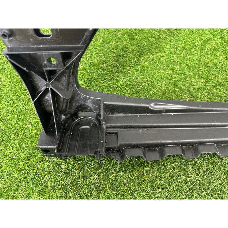 Телевизор (передняя часть кузова) (наружные элементы кузова) AUDI Q5 8R 2012 2.0 CAEB 8R0805594B