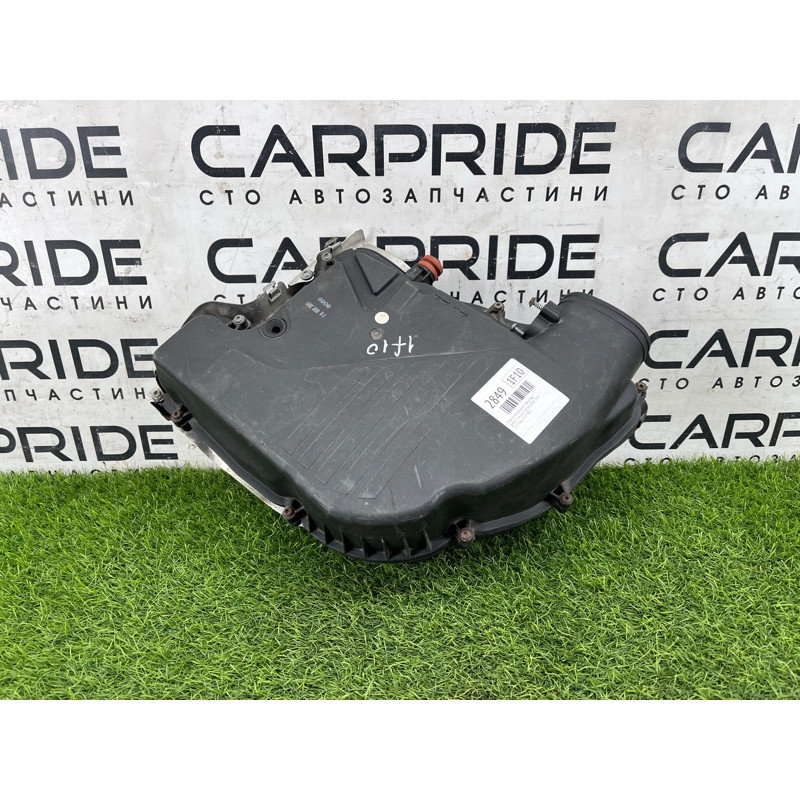 Корпус воздушного фильтра (впускная система) BMW 5-series F10 2013 N63B44 13717577466