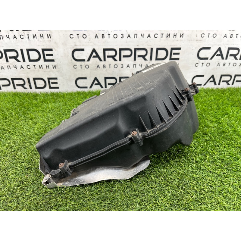 Корпус воздушного фильтра (впускная система) BMW 5-series F10 2013 N63B44 13717577466