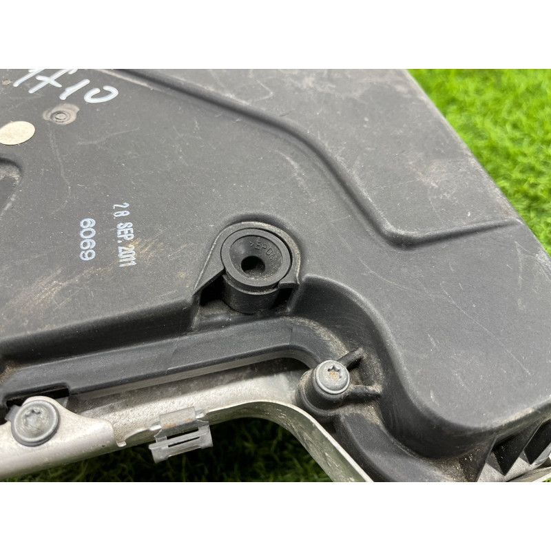 Корпус воздушного фильтра (впускная система) BMW 5-series F10 2013 N63B44 13717577466