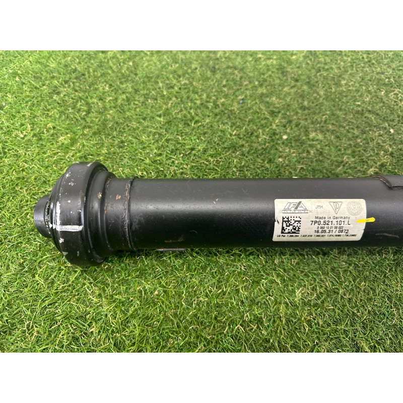 Карданный вал (трансмиссия) Volkswagen Touareg NF 2015 3.6 CGRA 7P0521101M