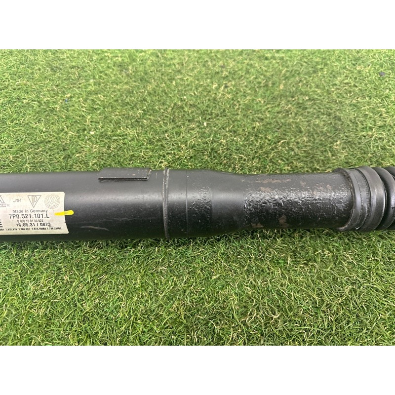 Карданный вал (трансмиссия) Volkswagen Touareg NF 2015 3.6 CGRA 7P0521101M