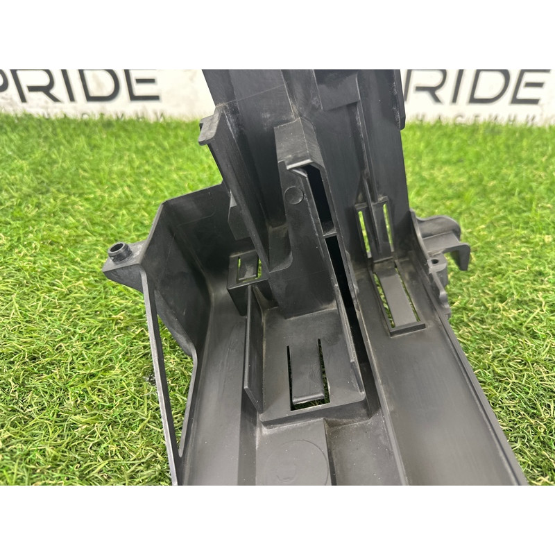 Рамка радиатора (кузов и элементы) BMW 7-series F01 2011 3.0 N54 17117639071