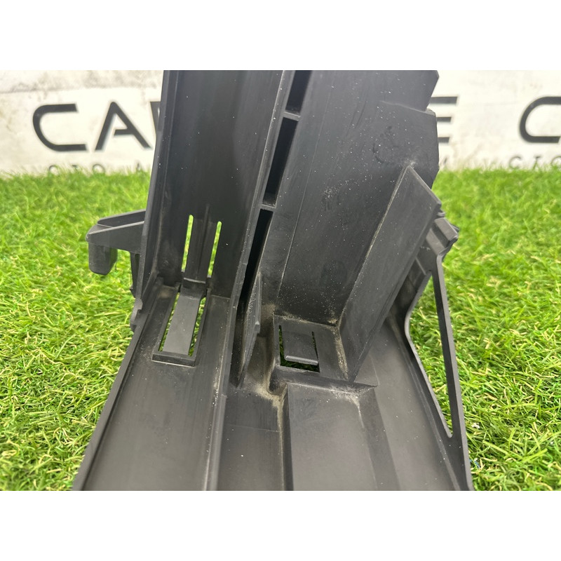 Рамка радиатора (кузов и элементы) BMW 7-series F01 2011 3.0 N54 17117639071