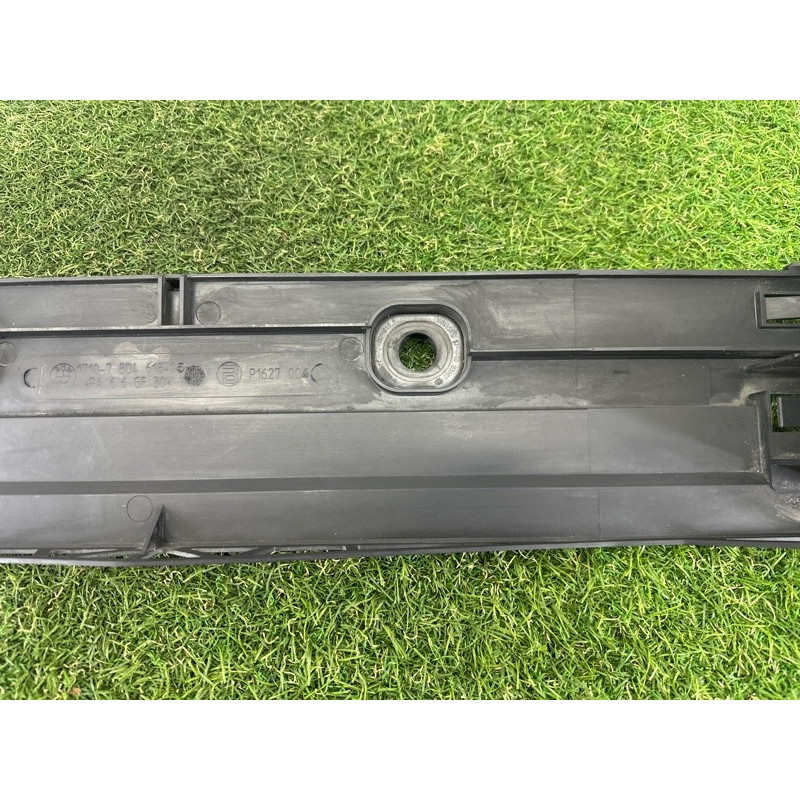 Рамка радиатора (кузов и элементы) BMW 7-series F01 2011 3.0 N54 17117639071