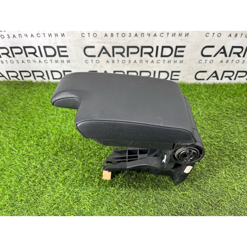 Подлокотник (салон) BMW 3-series E46 1998 M43b18 51168213678
