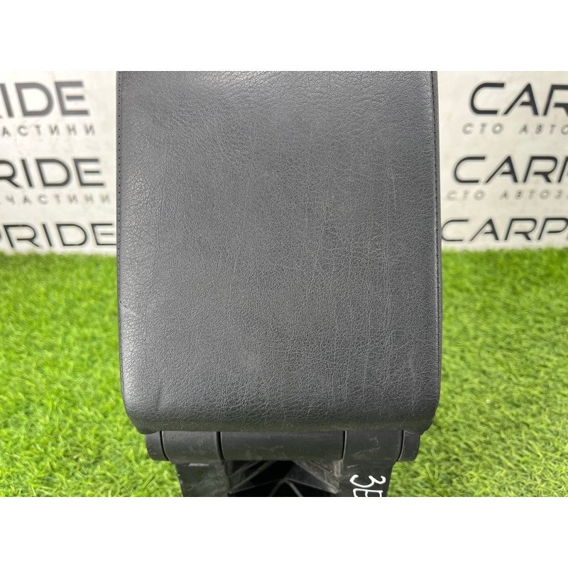 Подлокотник (салон) BMW 3-series E46 1998 M43b18 51168213678
