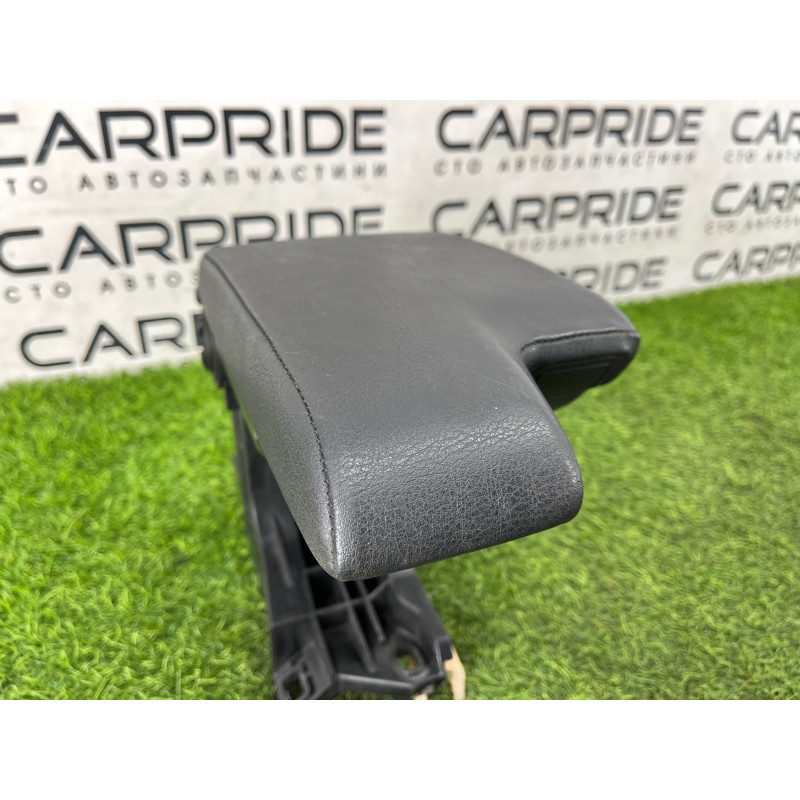 Подлокотник (салон) BMW 3-series E46 1998 M43b18 51168213678