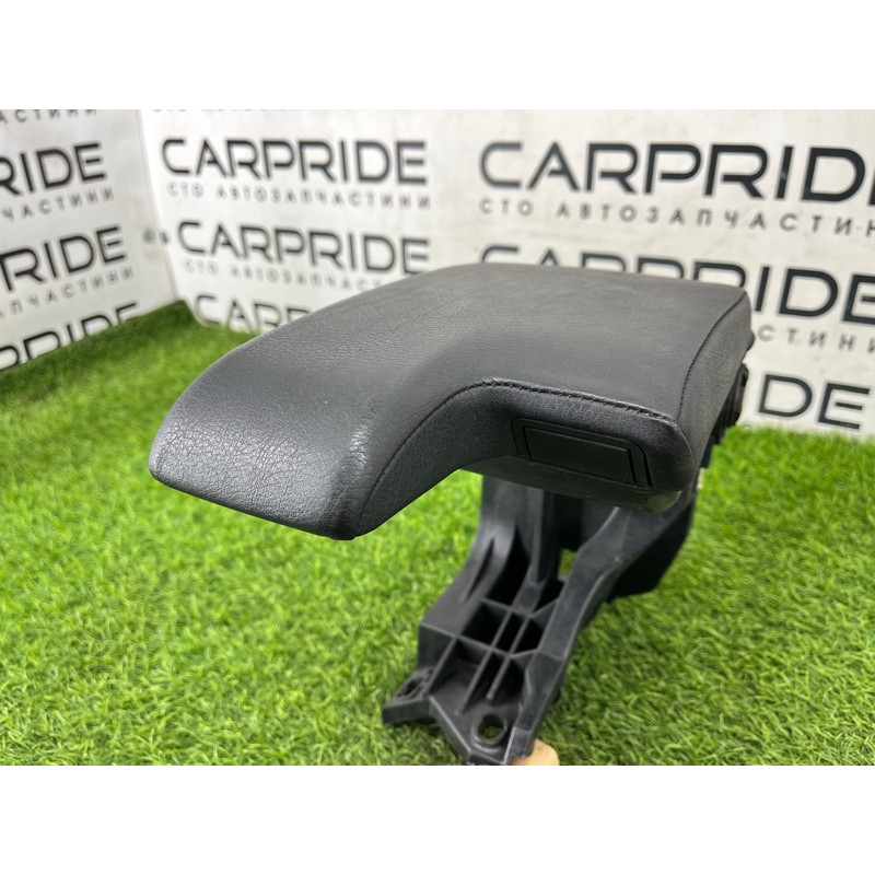Подлокотник (салон) BMW 3-series E46 1998 M43b18 51168213678