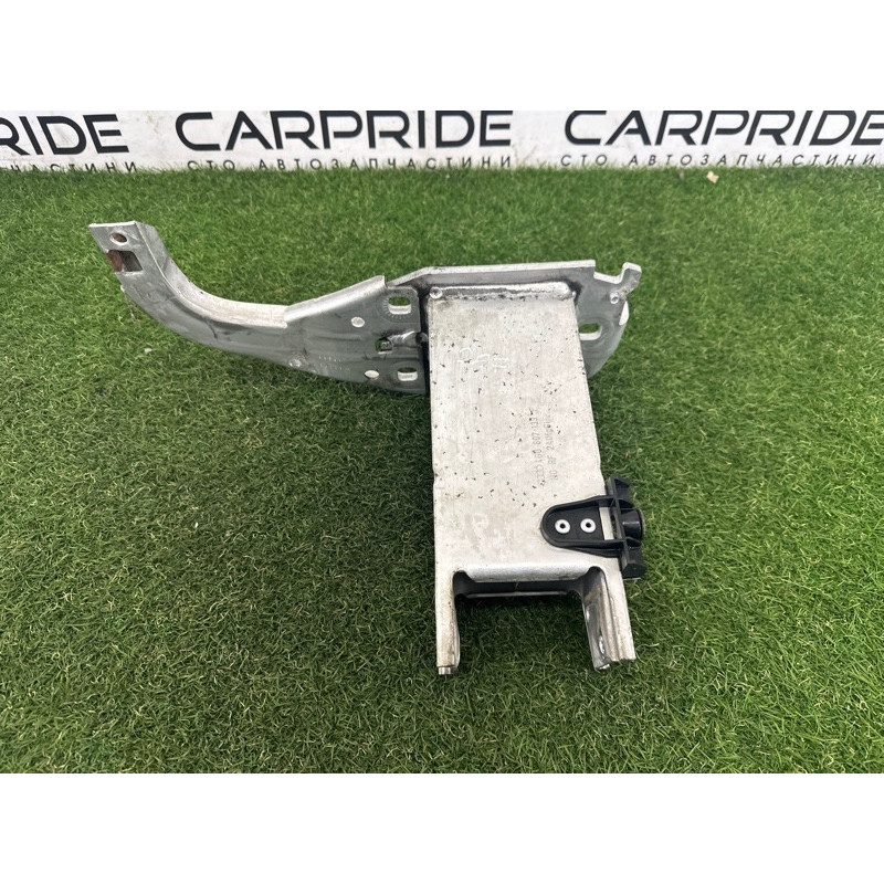 Кронштейн усилителя бампера (стекла и зеркала) AUDI A7 4G 2012 3.0 CGXB 4G0807133F