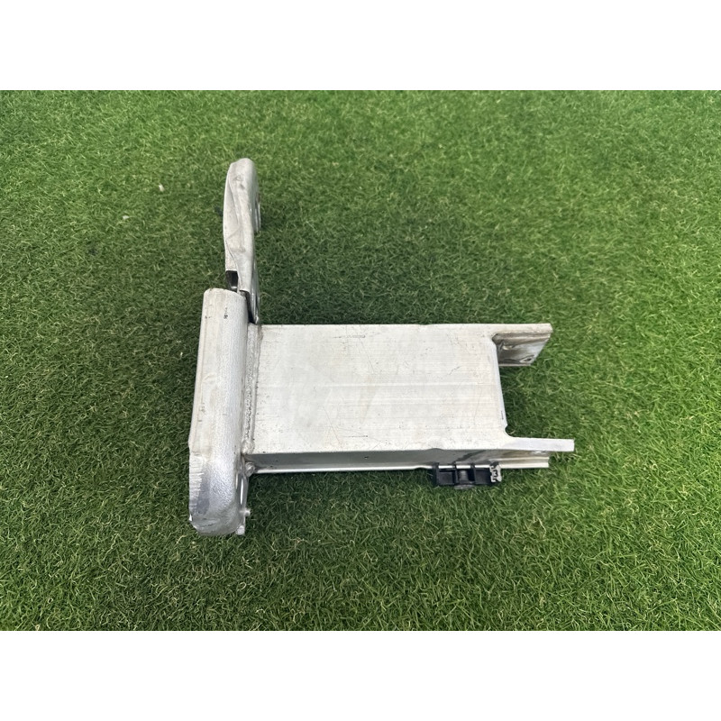 Кронштейн усилителя бампера (стекла и зеркала) AUDI A7 4G 2012 3.0 CGXB 4G0807133F