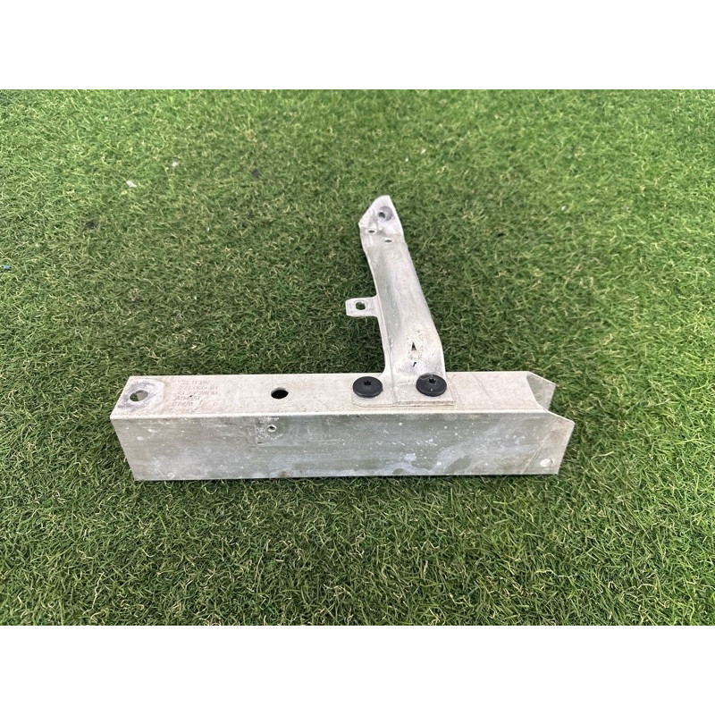 Кронштейн усилителя бампера (стекла и зеркала) BMW 7-series F01 2011 3.0 N54 51117273399