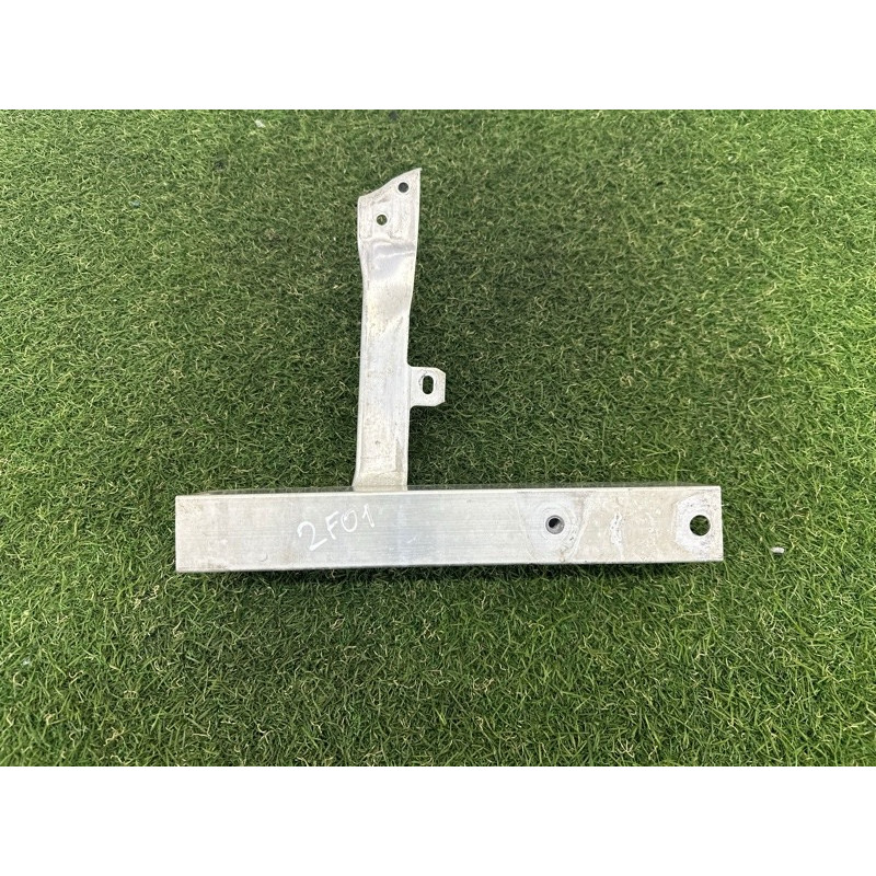 Кронштейн усилителя бампера (стекла и зеркала) BMW 7-series F01 2011 3.0 N54 51117273399