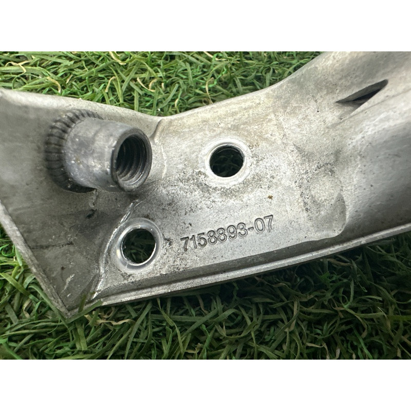 Кронштейн усилителя бампера (стекла и зеркала) BMW 7-series F01 2011 3.0 N54 51117273399