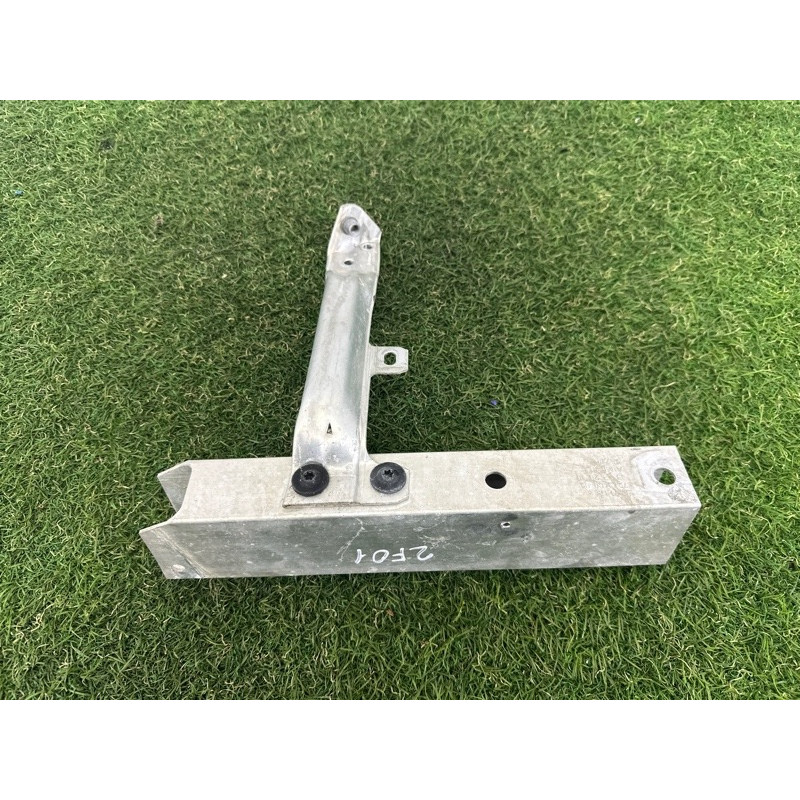 Кронштейн усилителя бампера (стекла и зеркала) BMW 7-series F01 2011 3.0 N54 51117273400