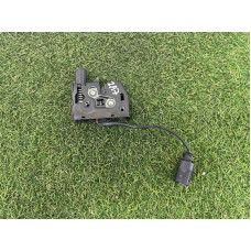 Замок капота